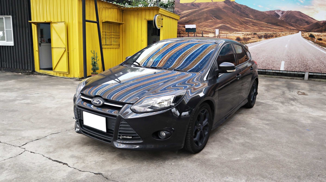 2013年 Ford Focus 灰色 福特中古車